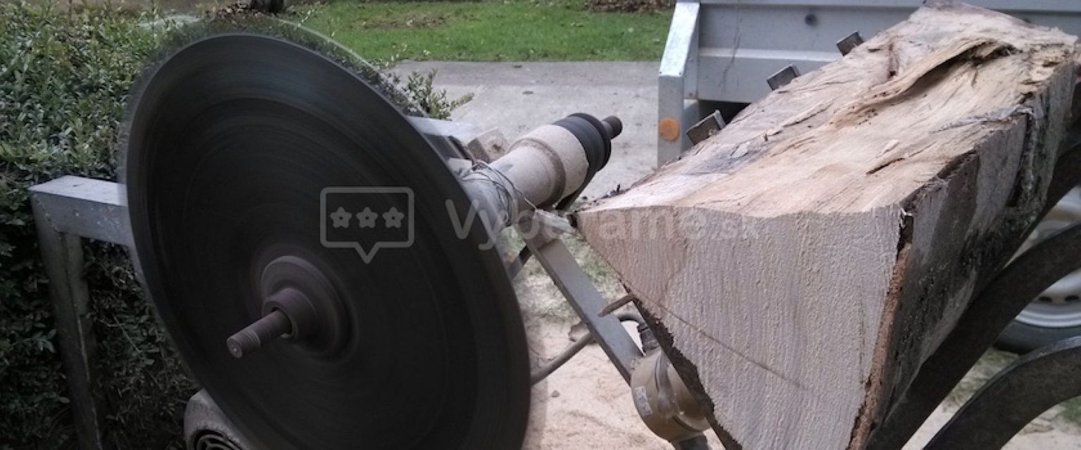 Kolébková pila na řezání palivového dřeva